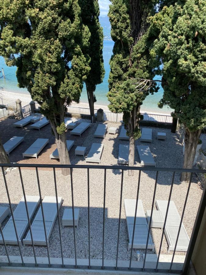 Hotel Baia Dei Pini Torri Del Benaco Buitenkant foto