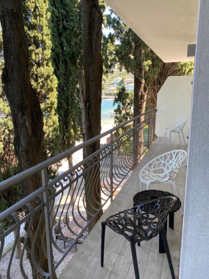 Hotel Baia Dei Pini Torri Del Benaco Buitenkant foto