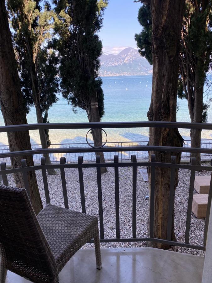 Hotel Baia Dei Pini Torri Del Benaco Buitenkant foto