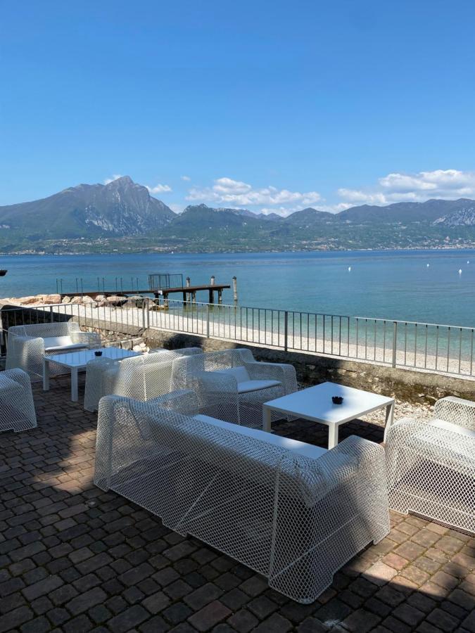 Hotel Baia Dei Pini Torri Del Benaco Buitenkant foto