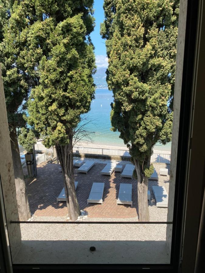 Hotel Baia Dei Pini Torri Del Benaco Buitenkant foto