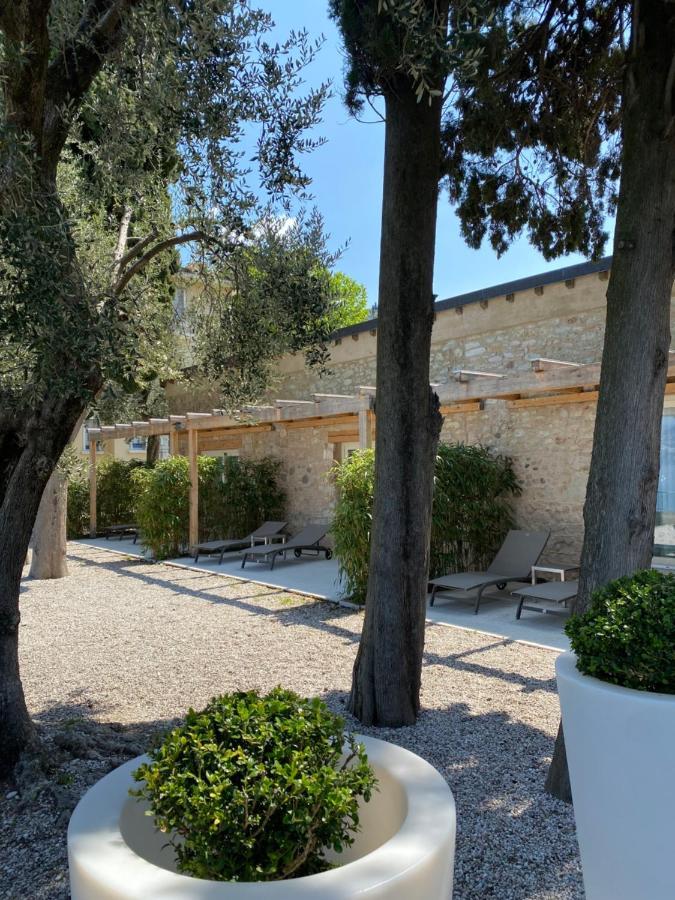 Hotel Baia Dei Pini Torri Del Benaco Buitenkant foto