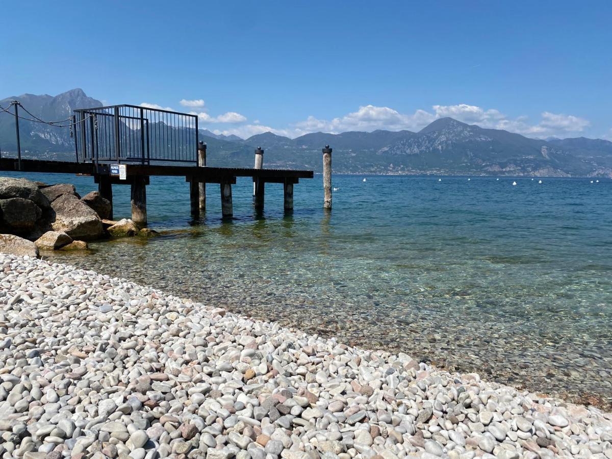 Hotel Baia Dei Pini Torri Del Benaco Buitenkant foto