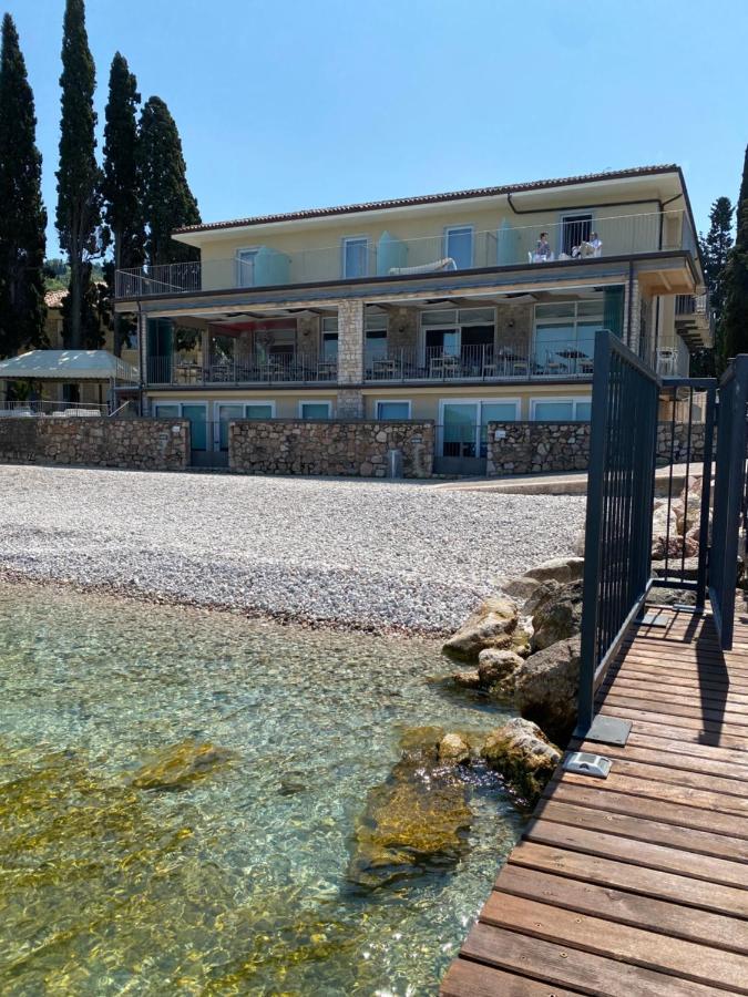 Hotel Baia Dei Pini Torri Del Benaco Buitenkant foto
