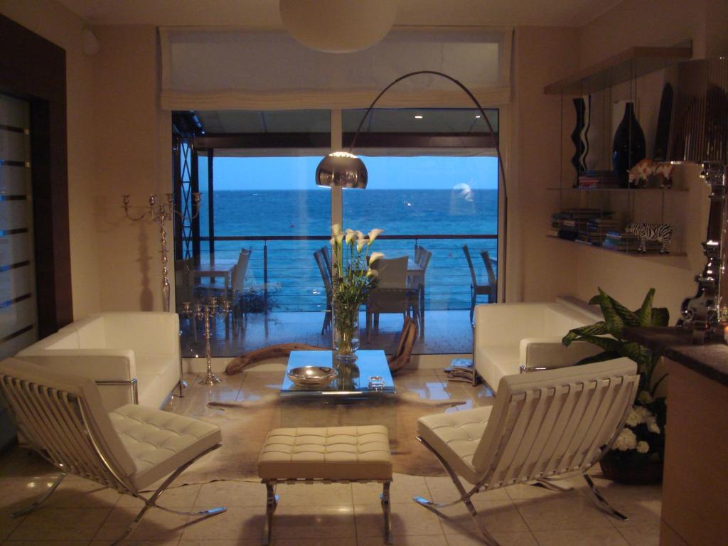 Hotel Baia Dei Pini Torri Del Benaco Buitenkant foto